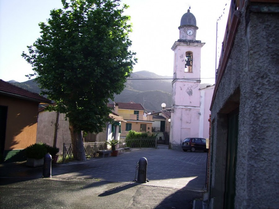 Chiesa di Villa Tassani (foto Panoramio)