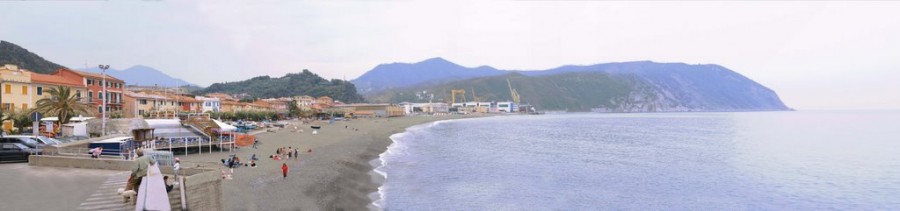 La spiaggia di Riva (foto Panoramio)